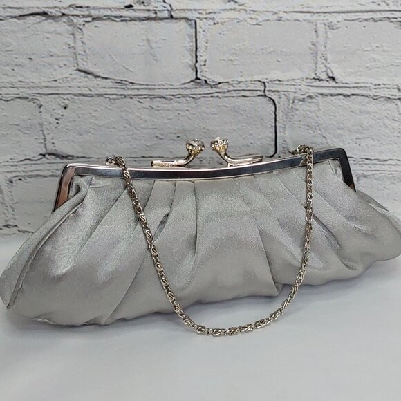 Jessica McClintock Handbags - JESSICA McCLINTOCK SATIN CLUTCH BAGGETT